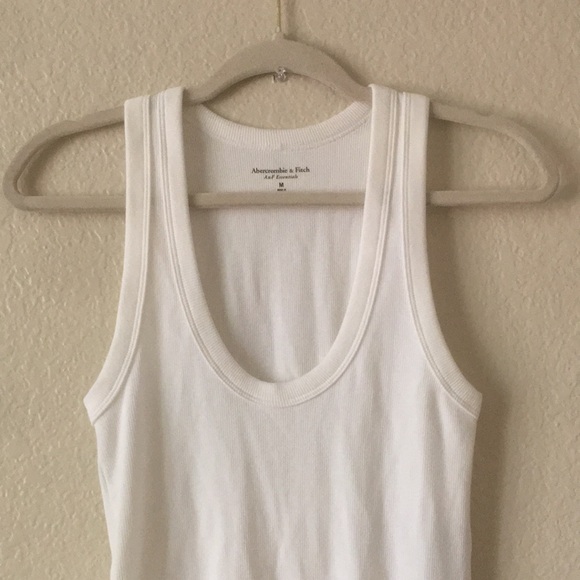 Abercrombie & Fitch Scoop Neck Tank Top Ribbed - Picture 6 of 13